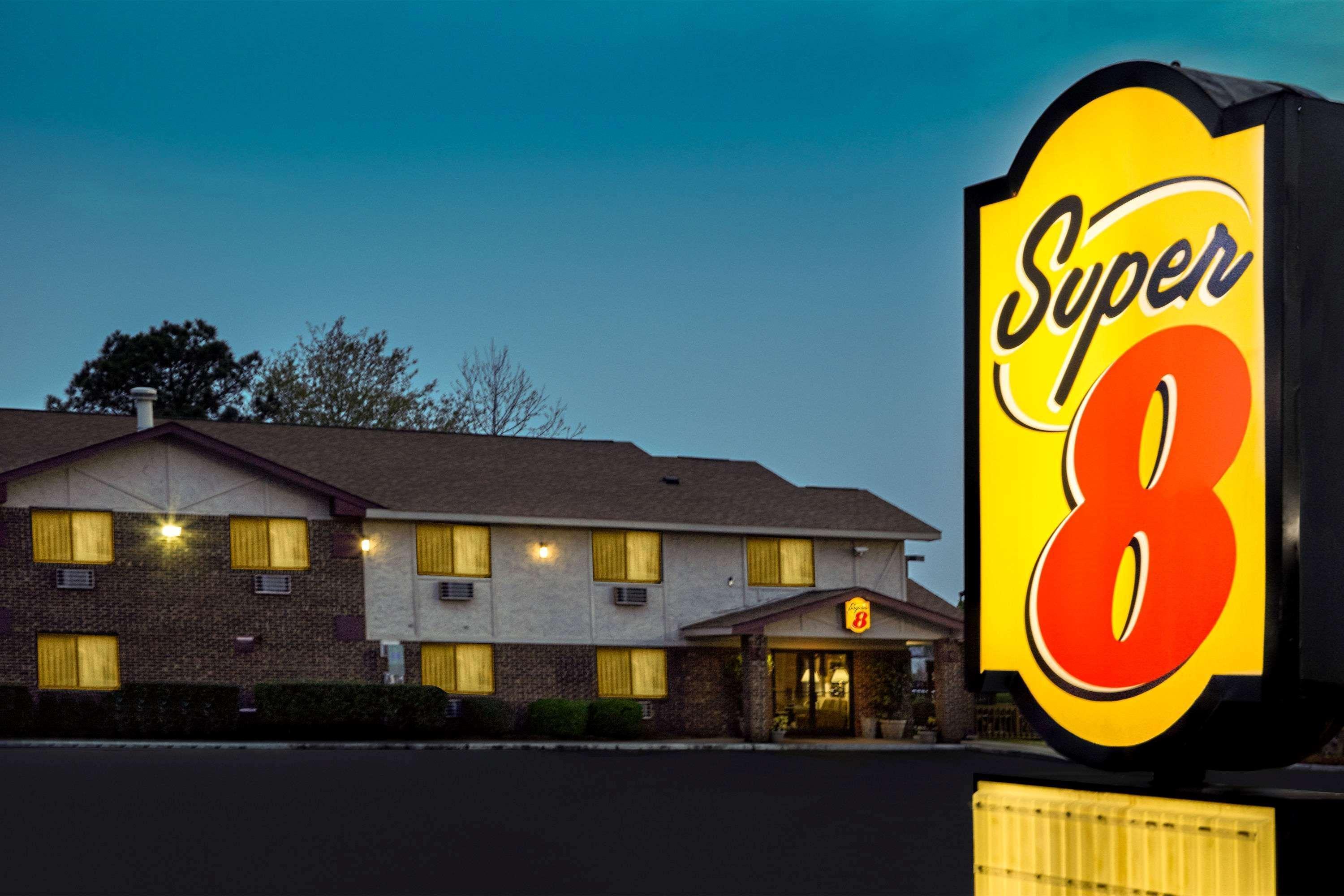 Super 8 By Wyndham Greenville Exteriör bild